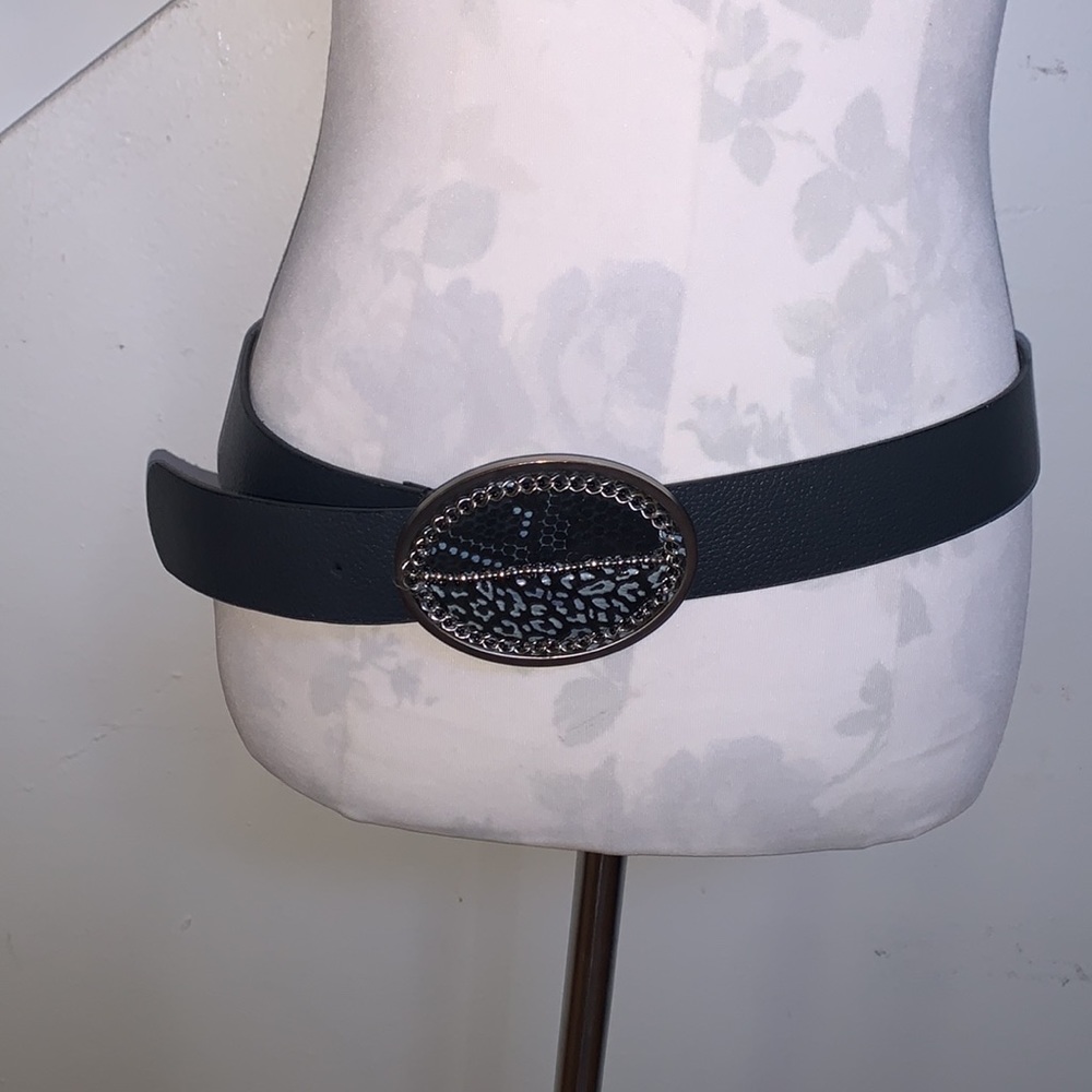 Chico’s Genuine Navy Blue Medium Leather Belt